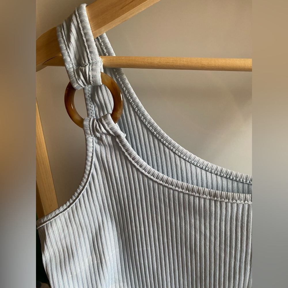 One Shoulder Crop Top - Picture 3 of 3